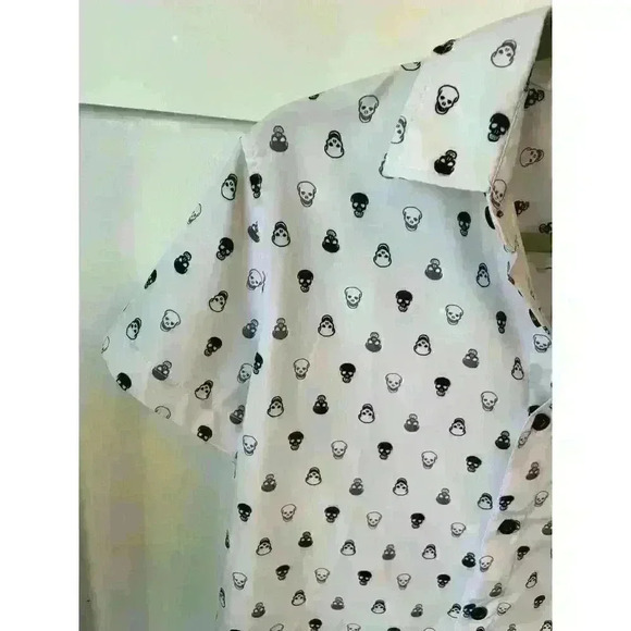 Dixxon Youth Black&White Skulls Button Down, sz Large - Picture 3 of 5